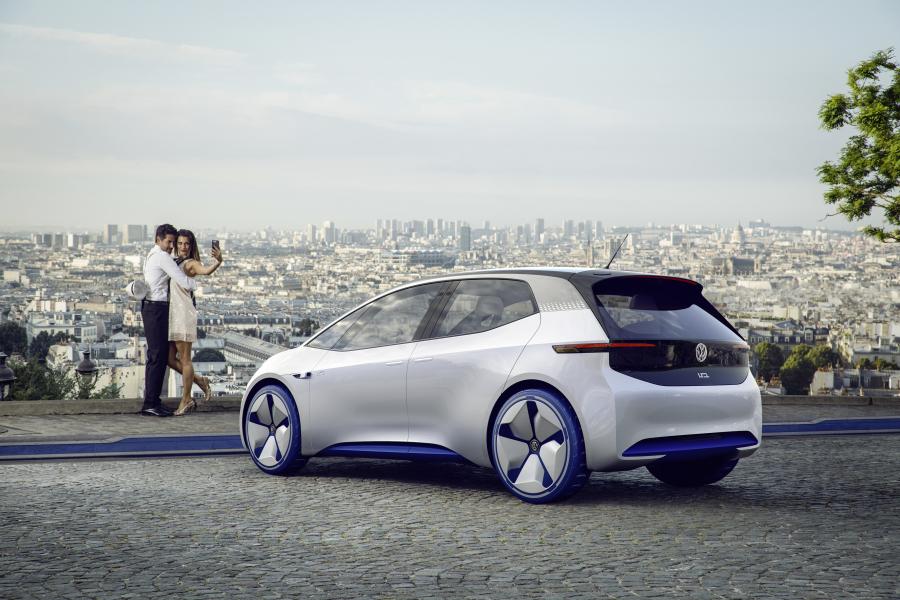  Volkswagen I.D. Concept 2016 года  (фото 10 из 40)